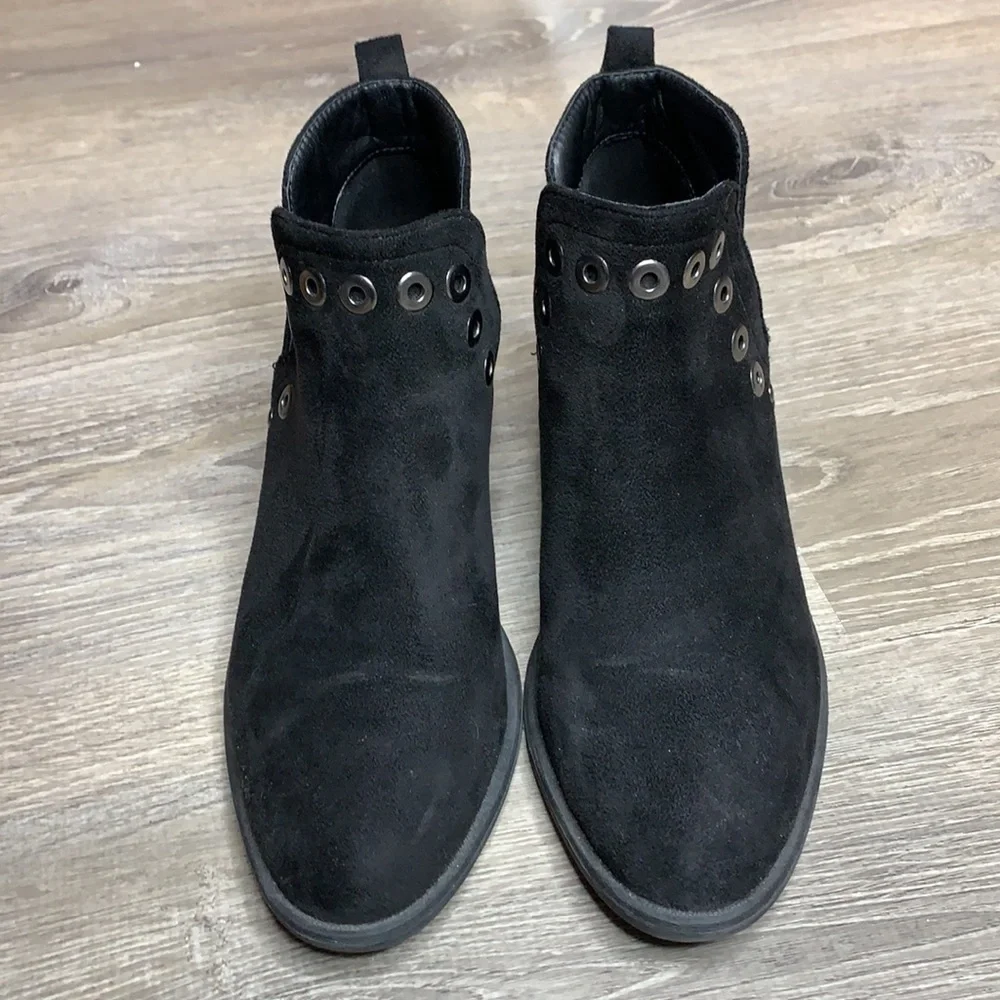 Black Ankle Boots With Silver Grommets Size 8.5